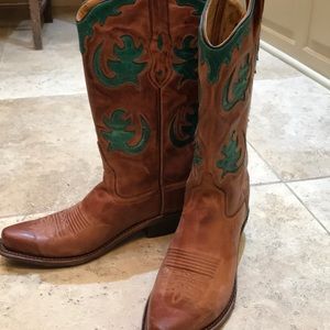 Fashionable ladies cowboy boots